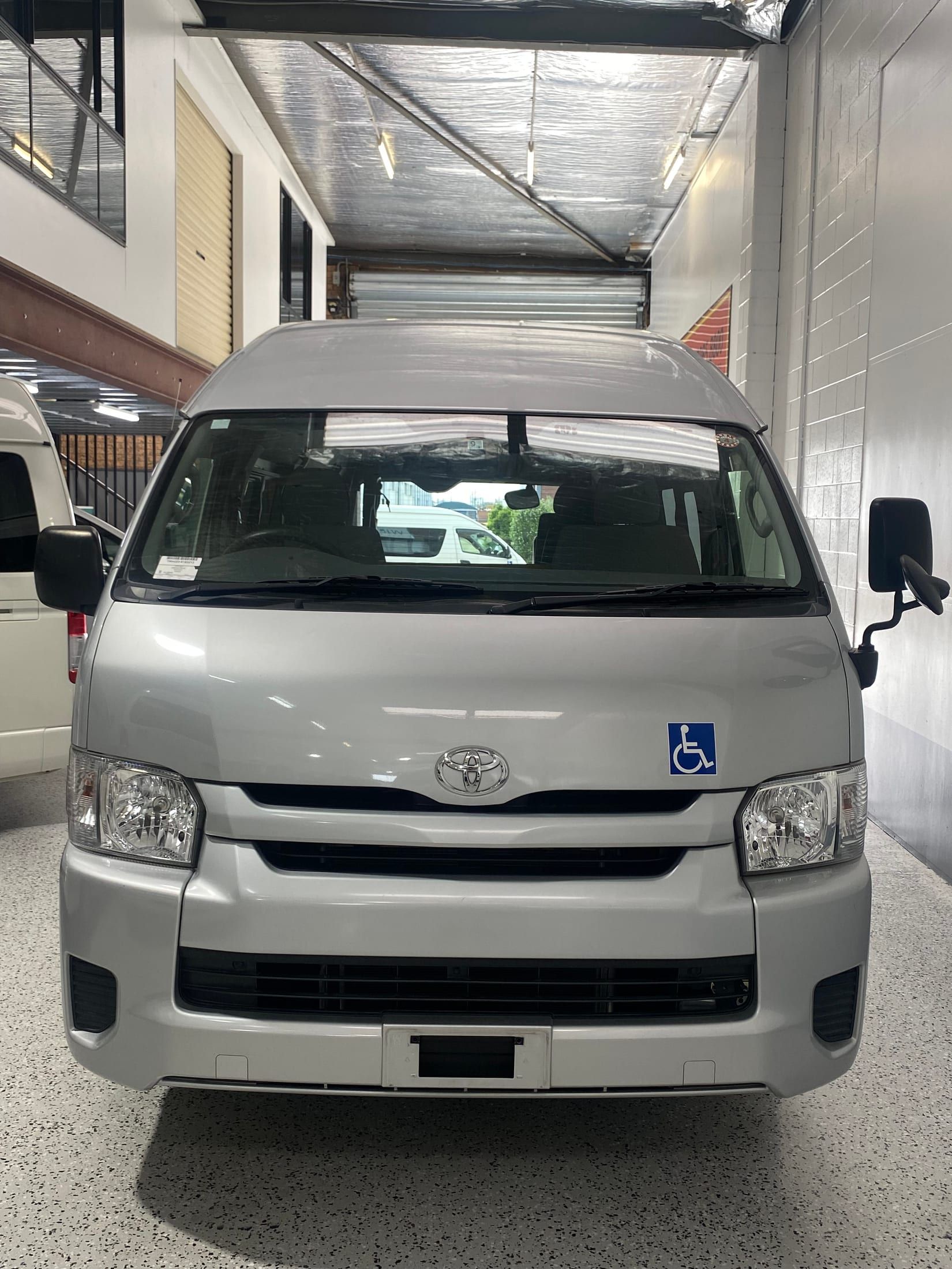 Toyota Hiace 905QE4 photo 1