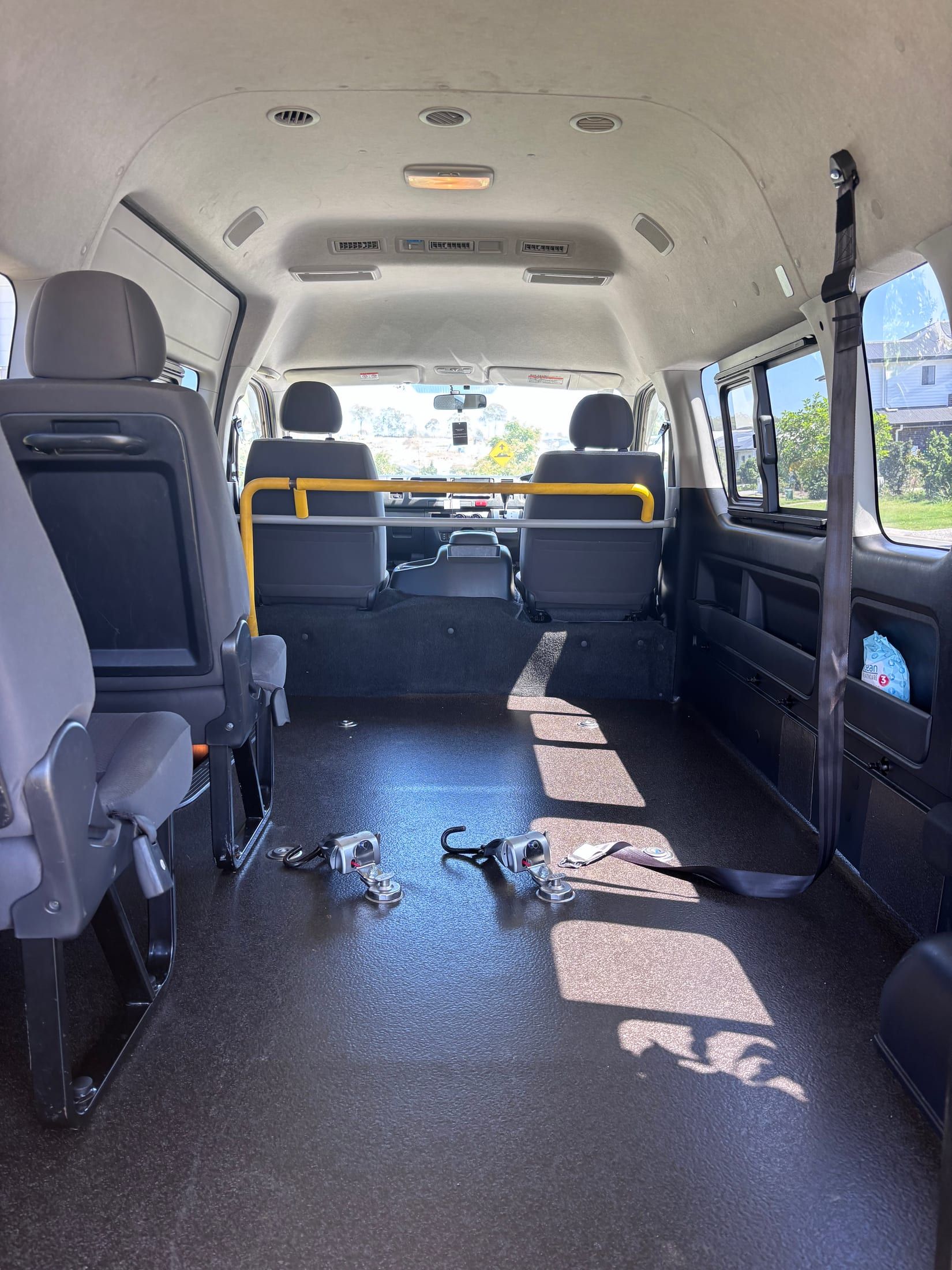 Toyota Hiace 905QE4 photo 3
