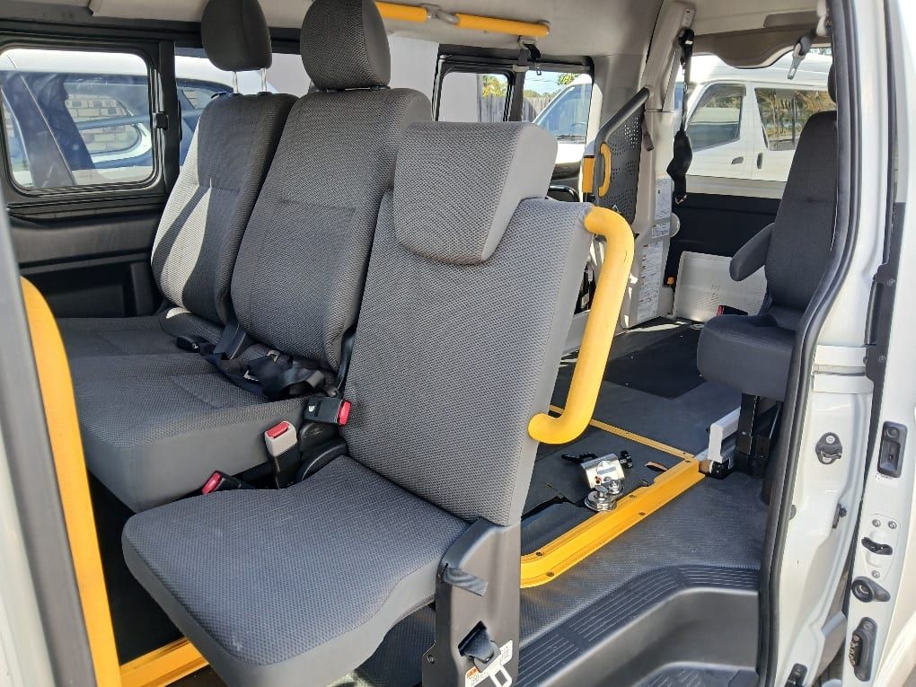 Toyota Hiace 181LV6 photo 3