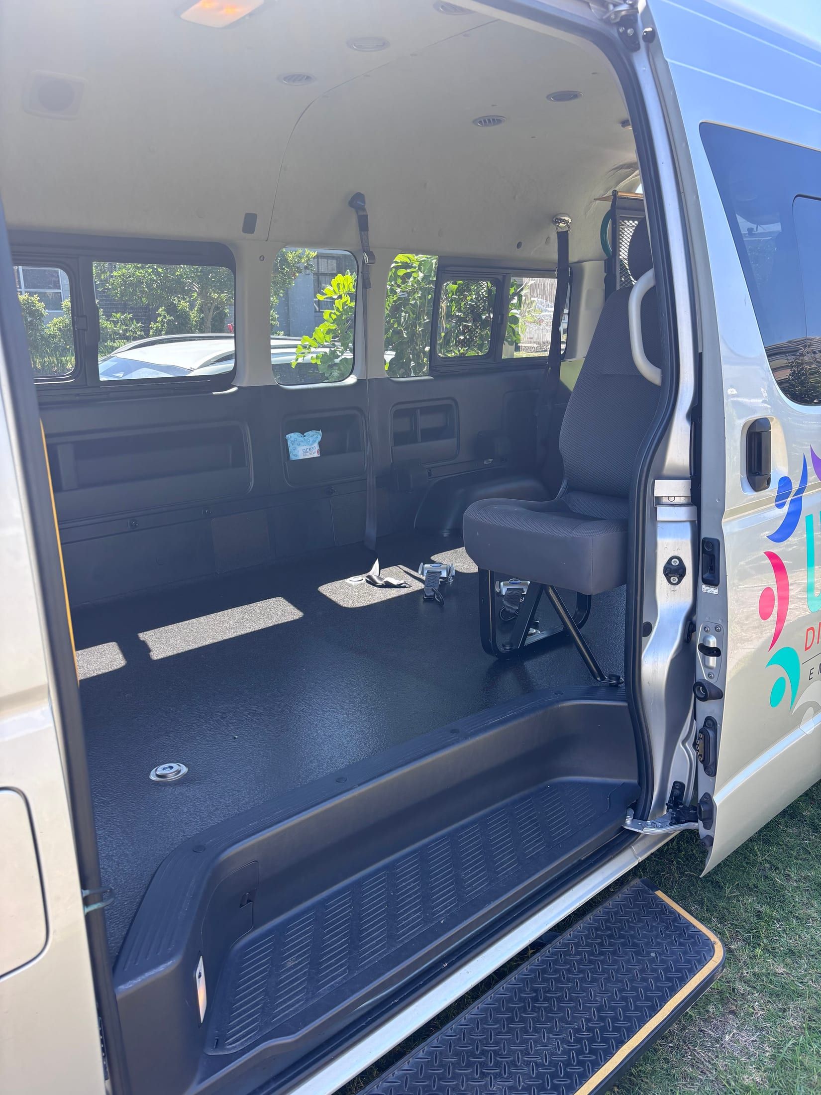 Toyota Hiace 905QE4 photo 4